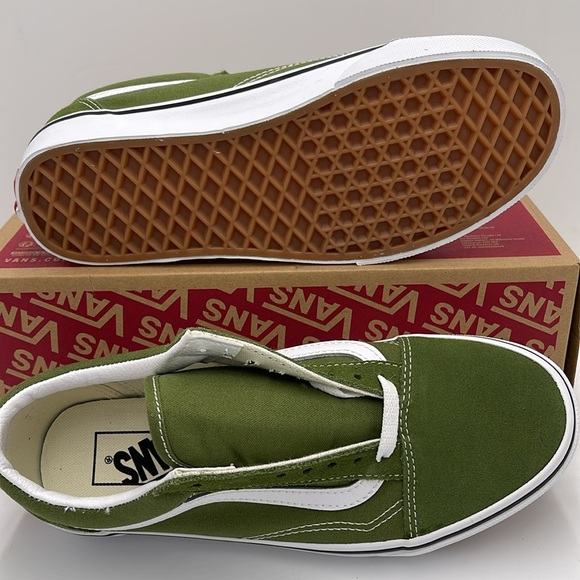 Vans Men’s Old Skool Color Theory Pesto
VN000CT8CIB
Sneakerss - Picture 4 of 16